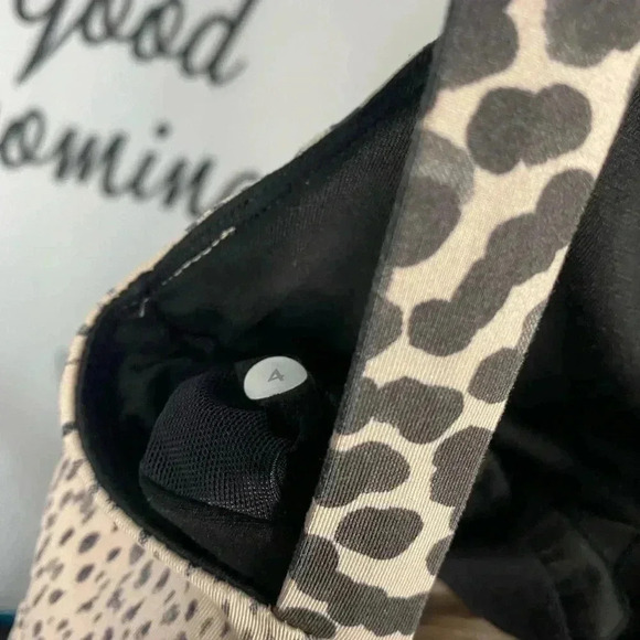 Lululemon Happy Strappy Ace Animal Print Spot Grain / Dottie Dash Activewear Top - Picture 7 of 7